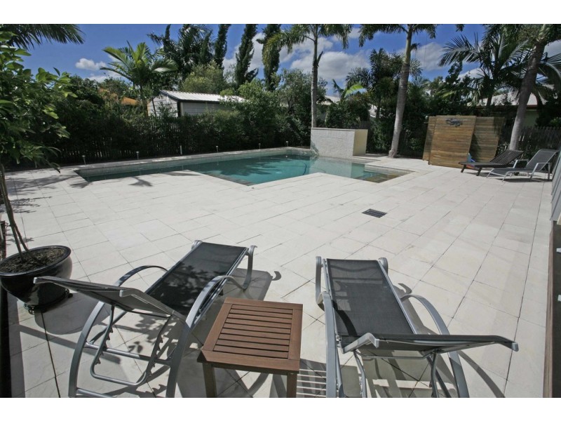 37 Waterview Drive, Bushland Beach QLD 4818