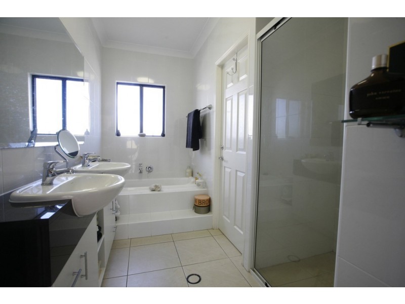 37 Waterview Drive, Bushland Beach QLD 4818