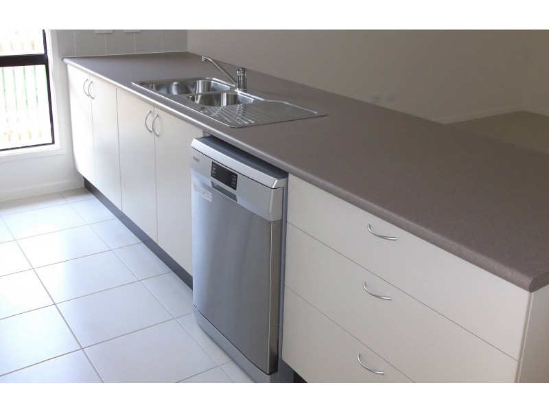 73 Ellsworth Drive, Mount Louisa QLD 4814