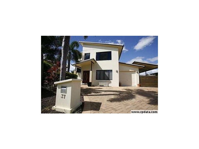 37 Waterview Drive, Bushland Beach QLD 4818