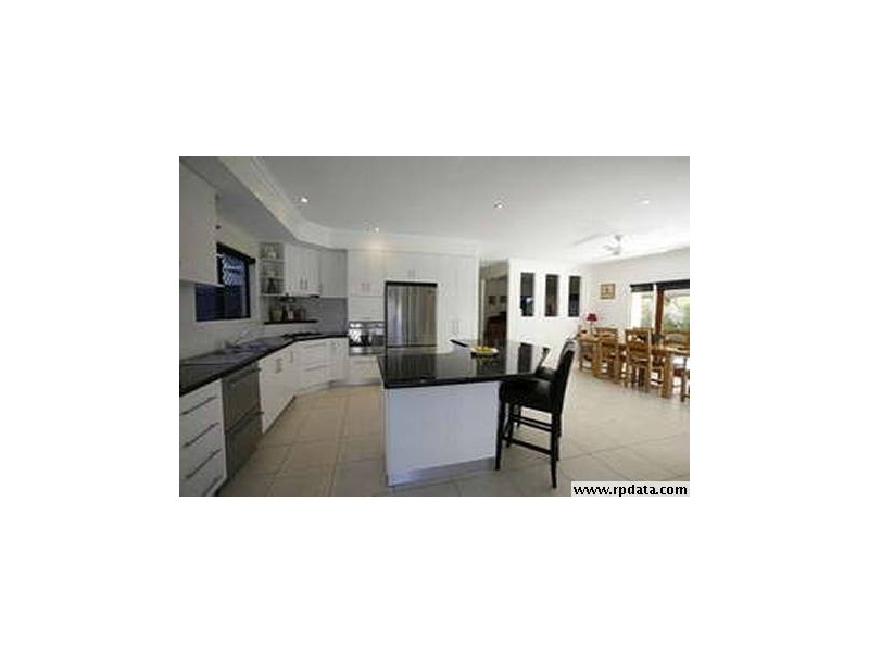37 Waterview Drive, Bushland Beach QLD 4818