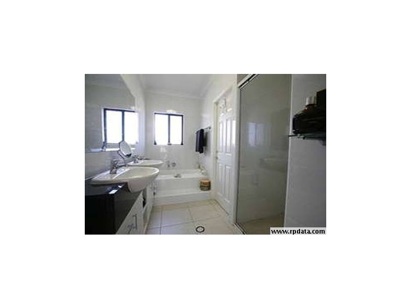 37 Waterview Drive, Bushland Beach QLD 4818