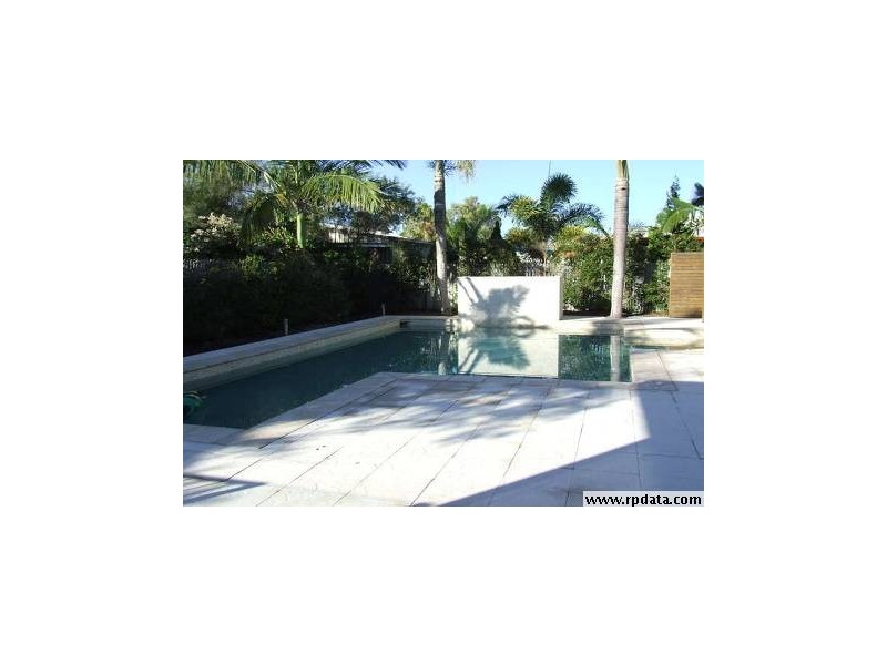 37 Waterview Drive, Bushland Beach QLD 4818