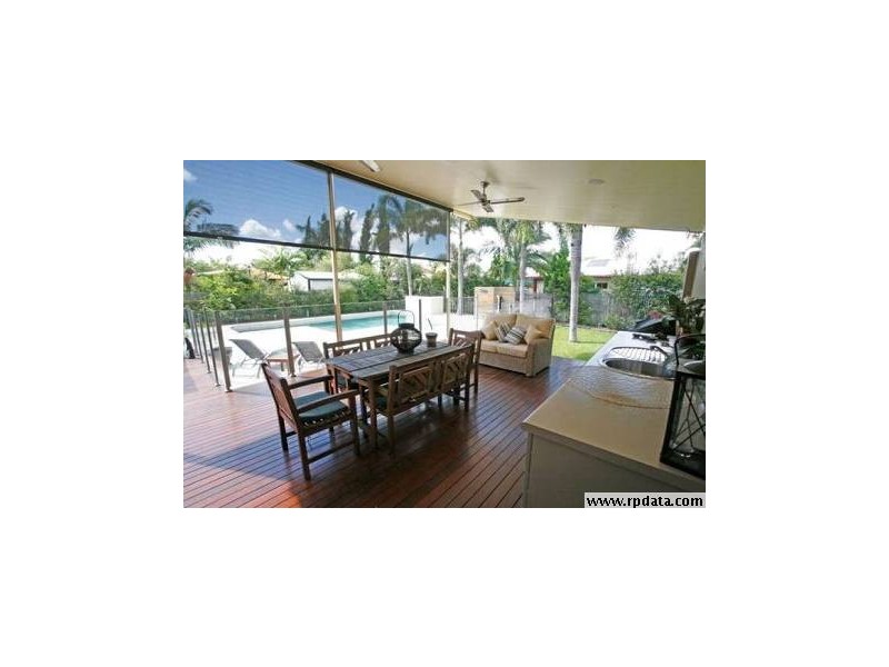 37 Waterview Drive, Bushland Beach QLD 4818