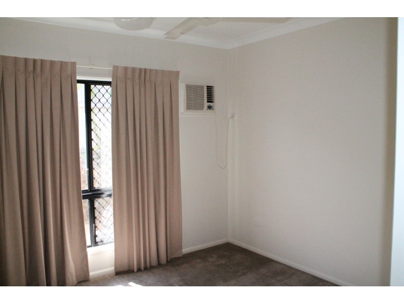 8 Lockyer Place, Mount Louisa QLD 4814