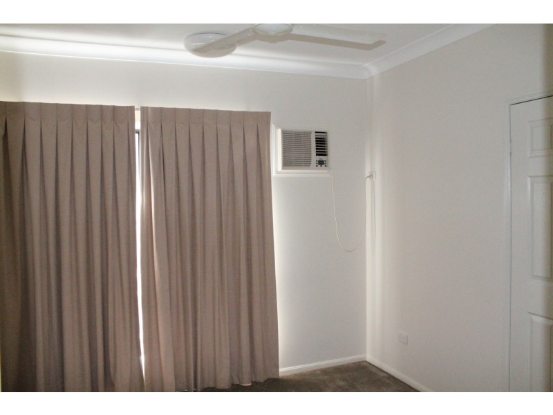 8 Lockyer Place, Mount Louisa QLD 4814