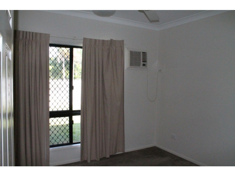 8 Lockyer Place, Mount Louisa QLD 4814