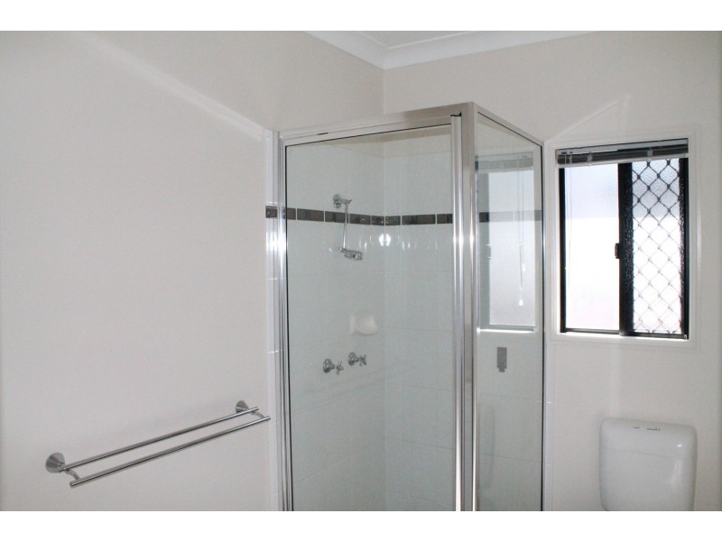 8 Lockyer Place, Mount Louisa QLD 4814