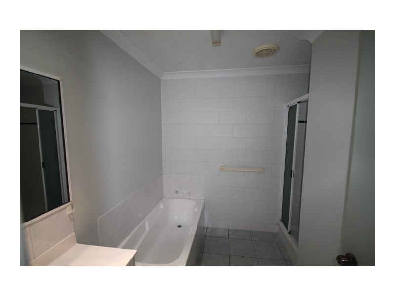 9/15-17 Second Avenue, Railway Estate QLD 4810