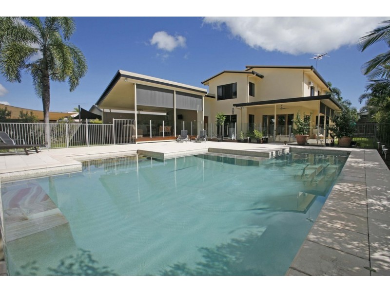 37 Waterview Drive, Bushland Beach QLD 4818