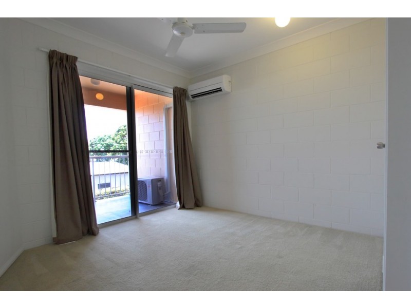 4/10 Vivian Street, Pimlico QLD 4812