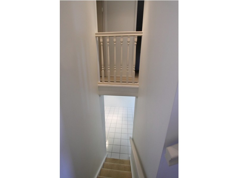 4/10 Vivian Street, Pimlico QLD 4812