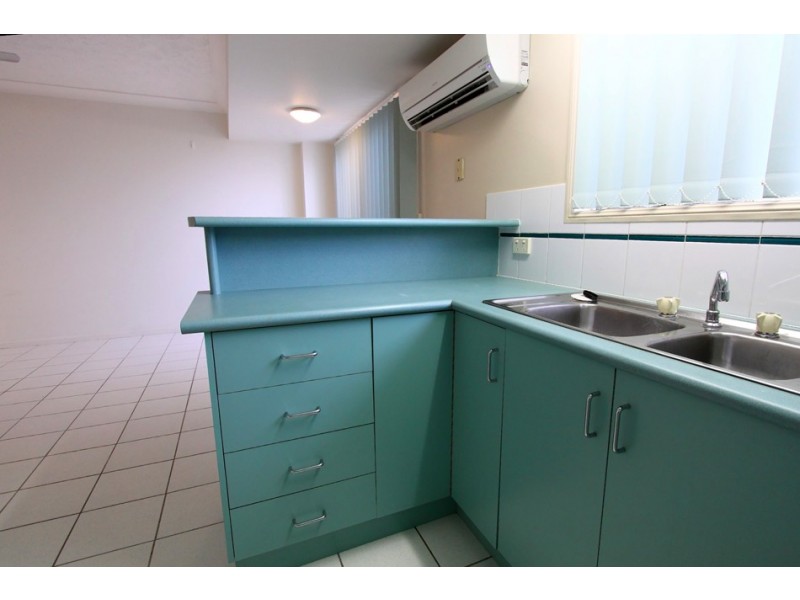 4/10 Vivian Street, Pimlico QLD 4812