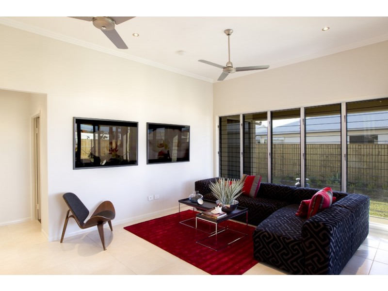 14 Kahana Way, Burdell QLD 4818