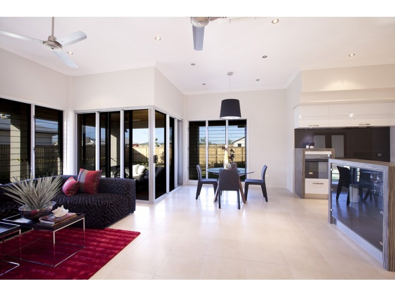 14 Kahana Way, Burdell QLD 4818