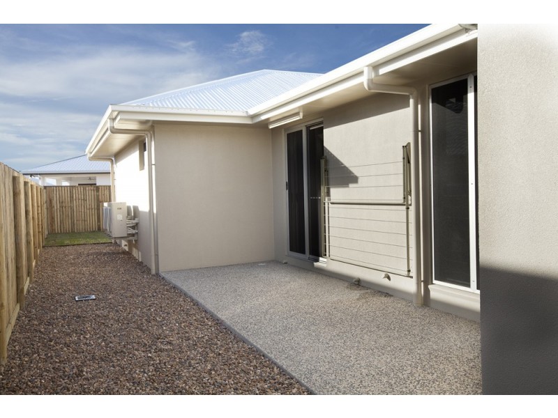 14 Kahana Way, Burdell QLD 4818