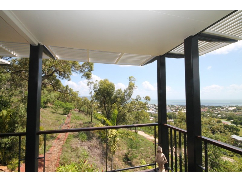 1/5 Glamis Court, Castle Hill QLD 4810