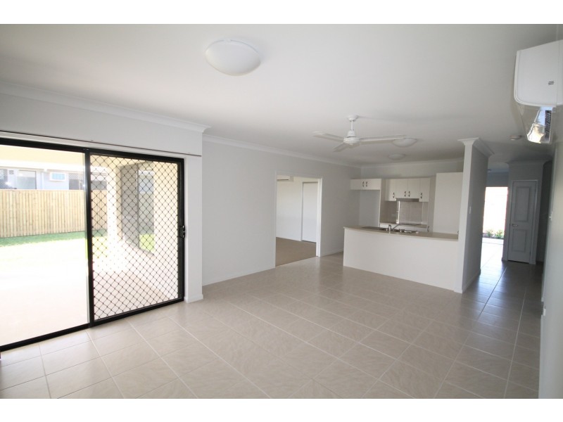 6 Glendower Street, Bushland Beach QLD 4818