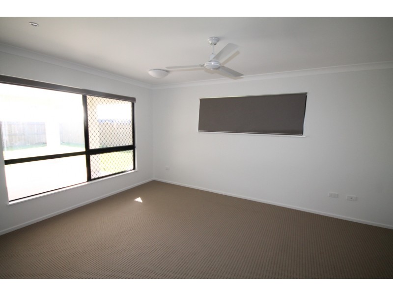 6 Glendower Street, Bushland Beach QLD 4818