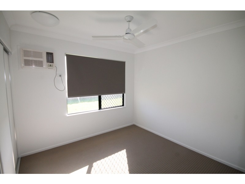 6 Glendower Street, Bushland Beach QLD 4818