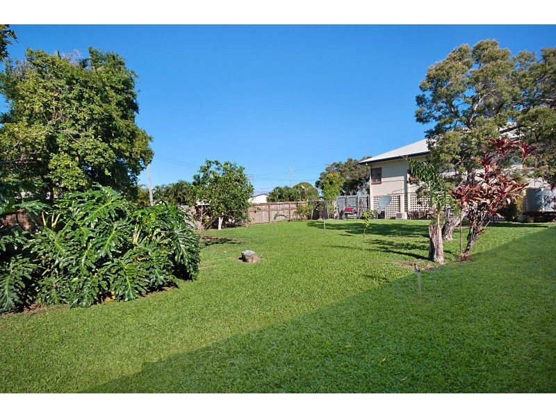 5 Oxford Street, Hyde Park QLD 4812