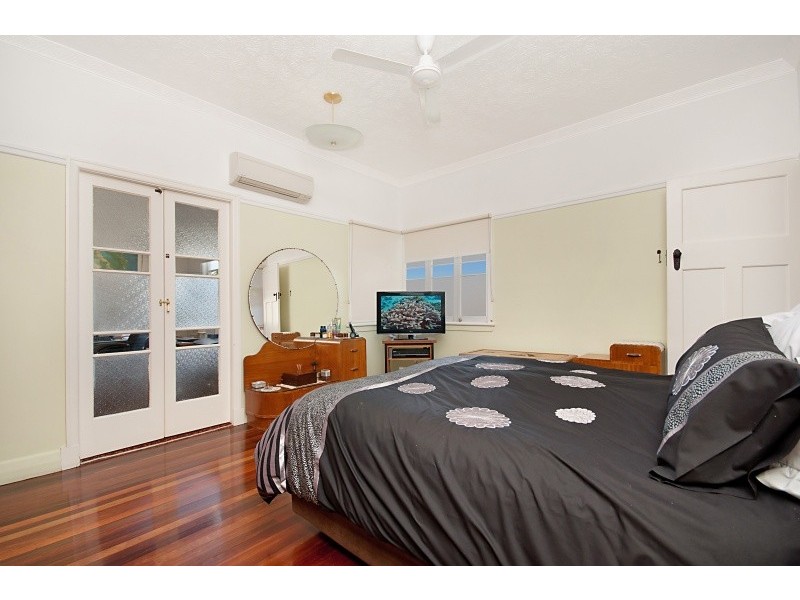 5 Oxford Street, Hyde Park QLD 4812