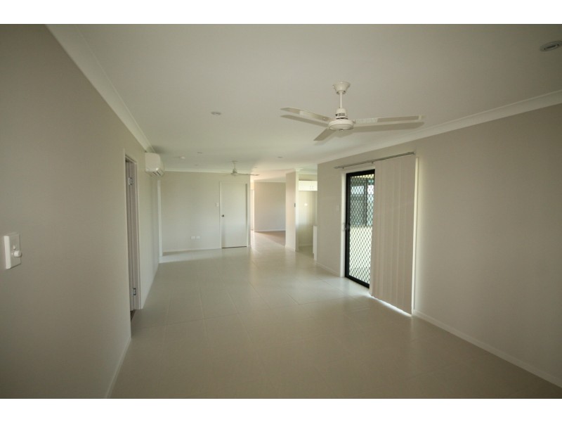 73 Shoalmarra Drive, Mount Low QLD 4818