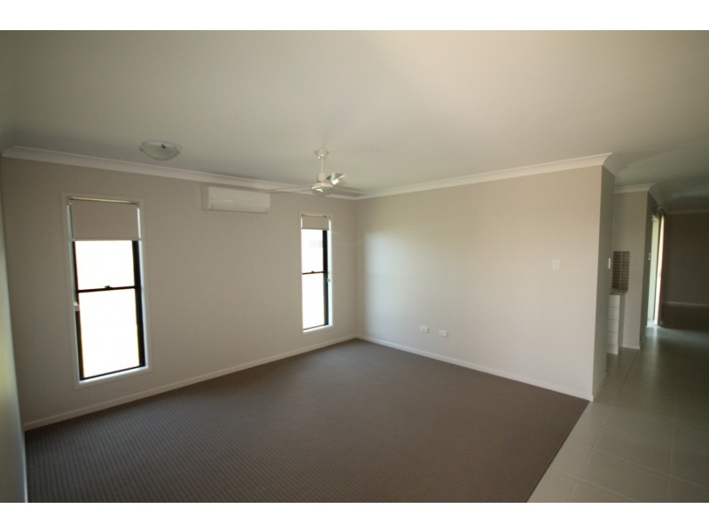 73 Shoalmarra Drive, Mount Low QLD 4818