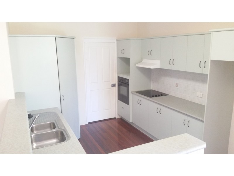 16 St Helens Drive, Mount Louisa QLD 4814