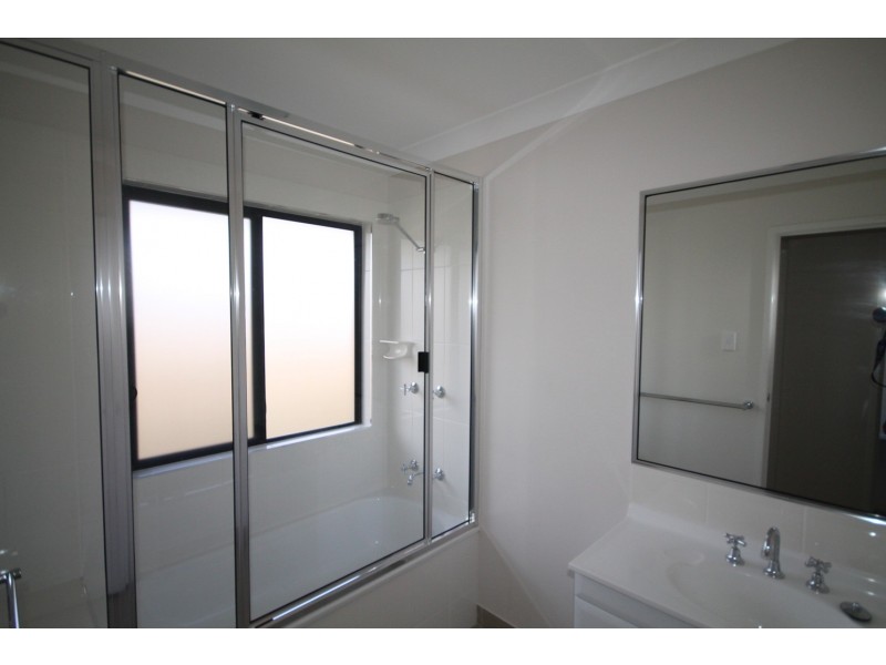 12 Malibu Parade, Mount Louisa QLD 4814