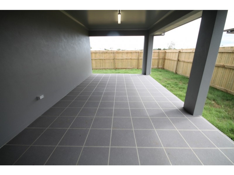 12 Malibu Parade, Mount Louisa QLD 4814