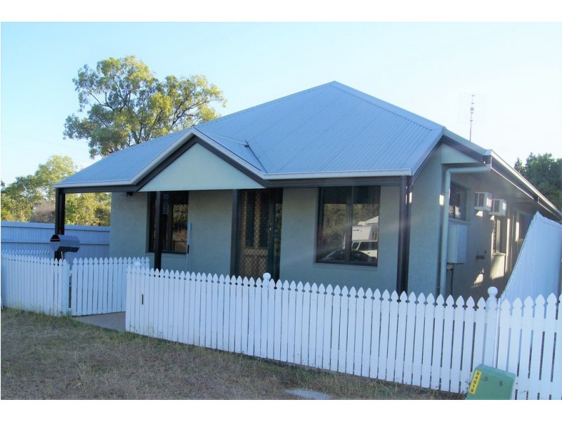 11 Calliope Close, Douglas QLD 4814