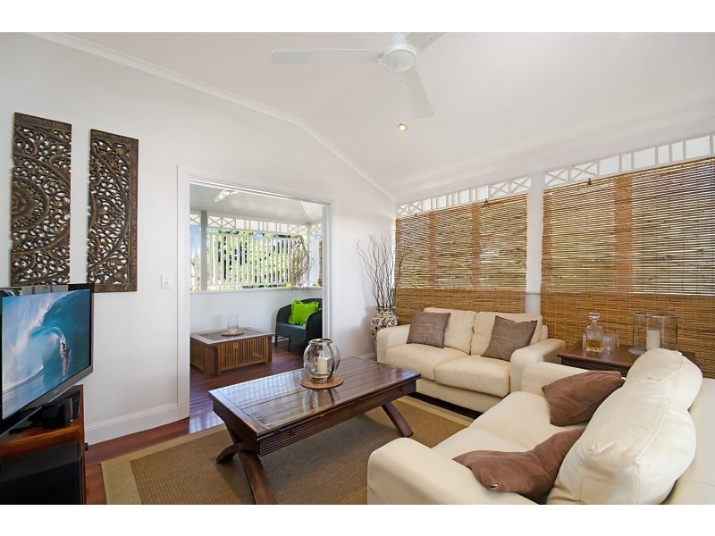 12 Fifth Street, Railway Estate QLD 4810