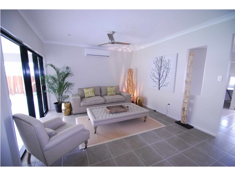 9 Truman Way, Mount Louisa QLD 4814