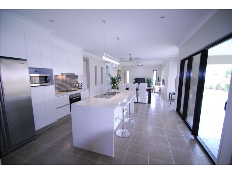 9 Truman Way, Mount Louisa QLD 4814