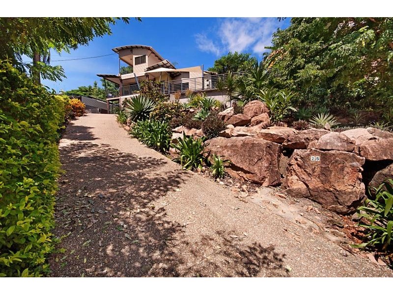 25 Queen Street, North Ward QLD 4810