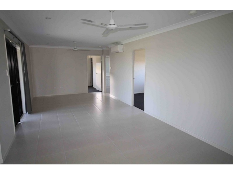2 WKS FREE 10 Whitehaven Way, Mount Low QLD 4818
