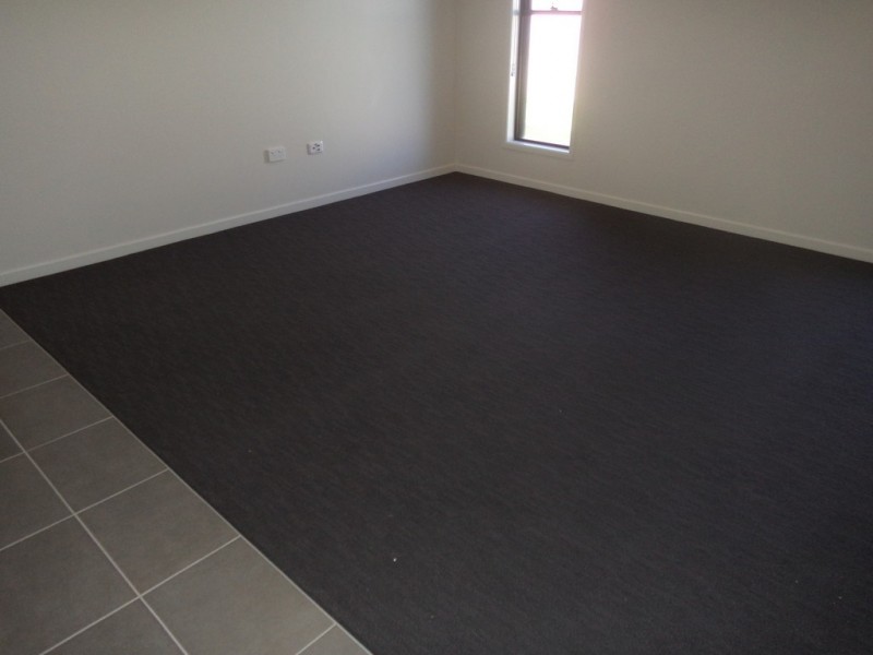 2 WKS FREE 10 Whitehaven Way, Mount Low QLD 4818