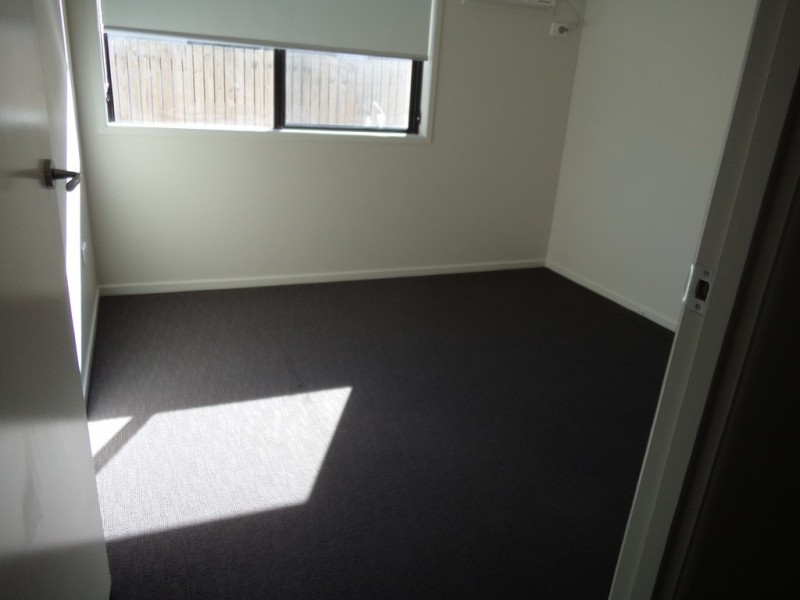 2 WKS FREE 10 Whitehaven Way, Mount Low QLD 4818