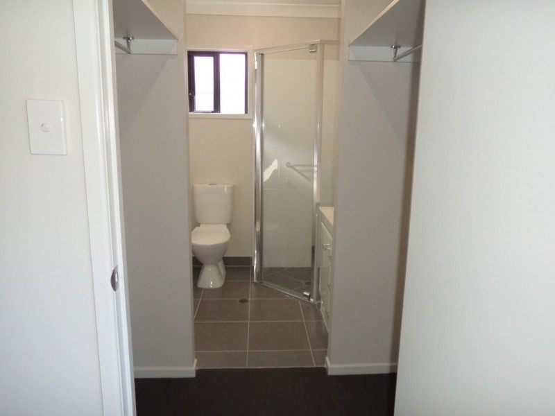 2 WKS FREE 10 Whitehaven Way, Mount Low QLD 4818