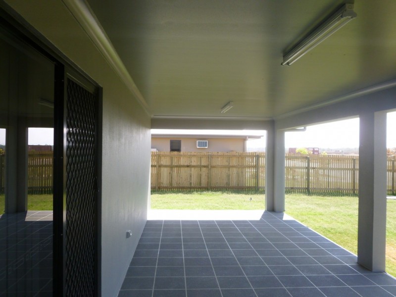 2 WKS FREE 10 Whitehaven Way, Mount Low QLD 4818