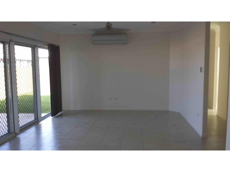 19 Ellenor Street, Mount Low QLD 4818