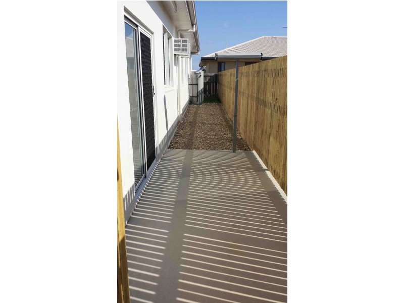 19 Ellenor Street, Mount Low QLD 4818