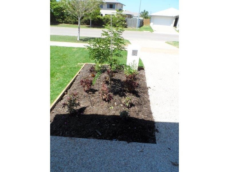 76 Willow Bank Drive, Kirwan QLD 4817