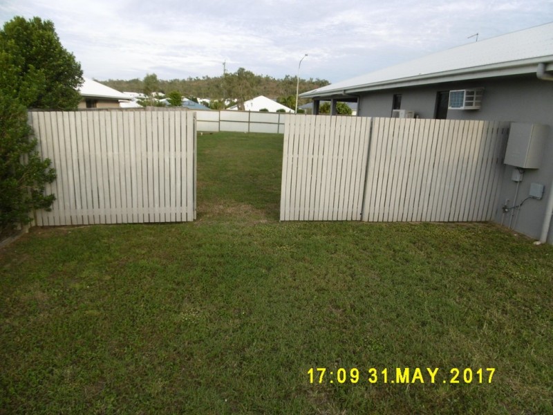 39 Bilbao Place, Bushland Beach QLD 4818