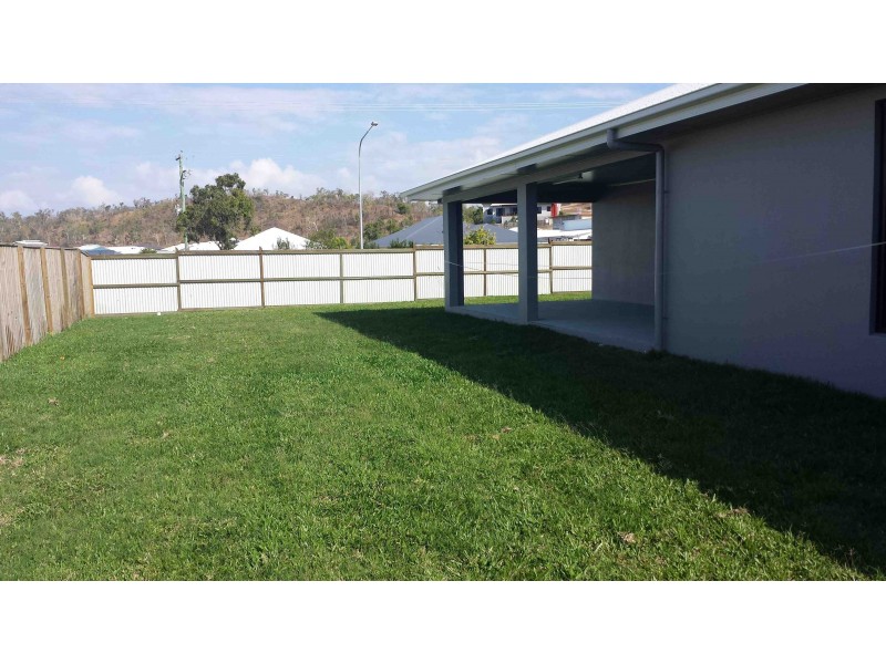 39 Bilbao Place, Bushland Beach QLD 4818