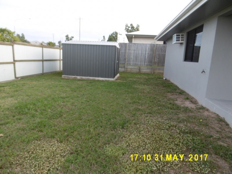 39 Bilbao Place, Bushland Beach QLD 4818