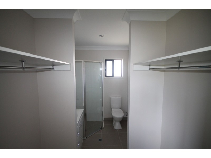 39 Bilbao Place, Bushland Beach QLD 4818