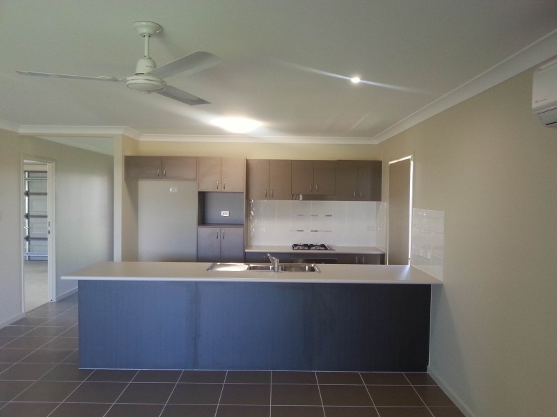 4 Gotham Loop, Deeragun QLD 4818