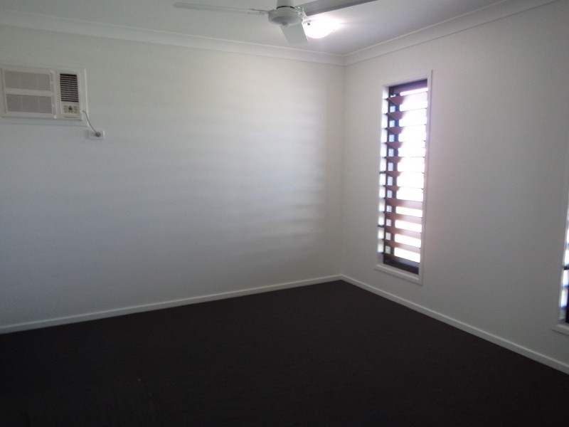 9 Marblewood Cct, Mount Low QLD 4818